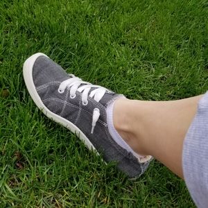 Women's slip on sneakers